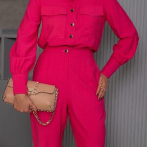 Conjunto Miss Misses Com Camisa com fecho em botões e calça modelo Cenoura.